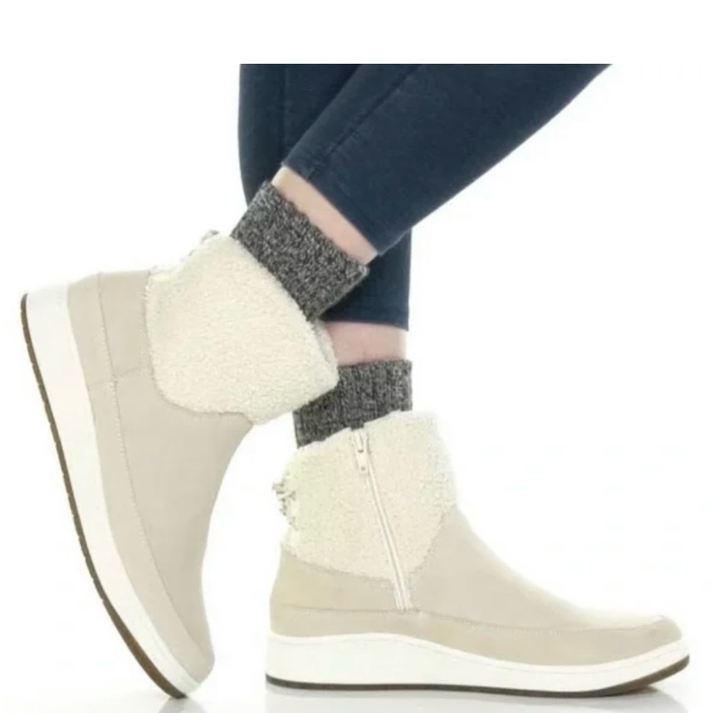 Aetrex Cream Winter Ankle Boots